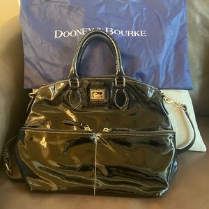 Dooney and Bourke black pleather purse with removable crossbody/shoulder strap